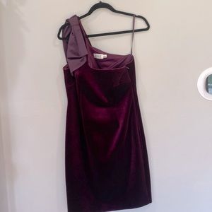 Shoulder velvet cocktail dress color plum size 12.